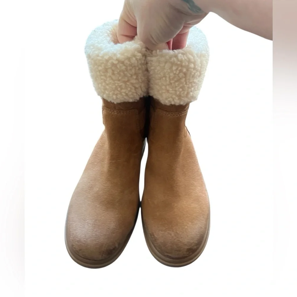 UGG clean smoke